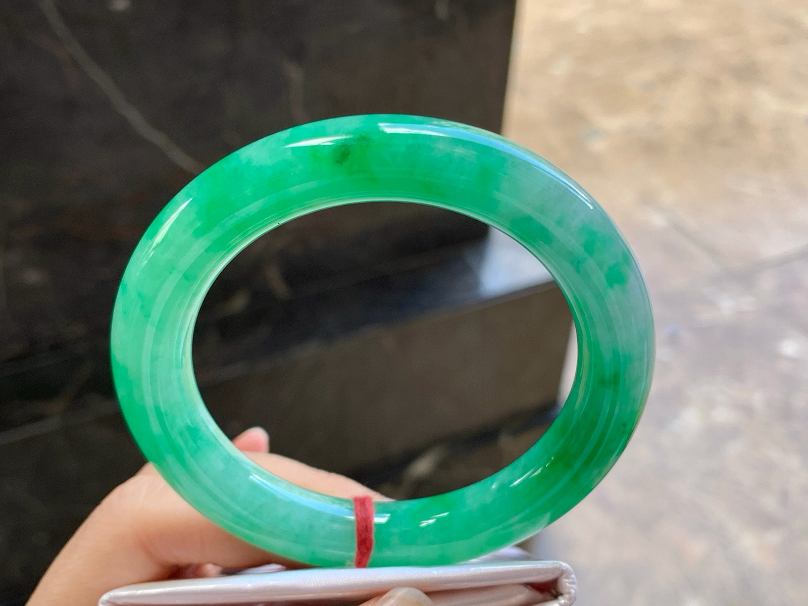 57-11.1mm

阳绿色圆条手镯^_^色阳