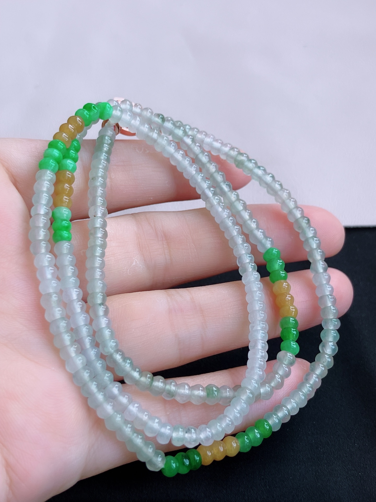 ️三彩珠链，晶莹剔透，尺寸4.5/3圈半，自然光实拍
