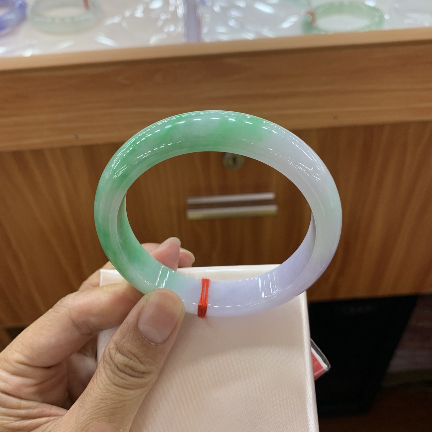 051311WJ 春彩飘绿正圈翡翠手镯 57.9-13-7.7