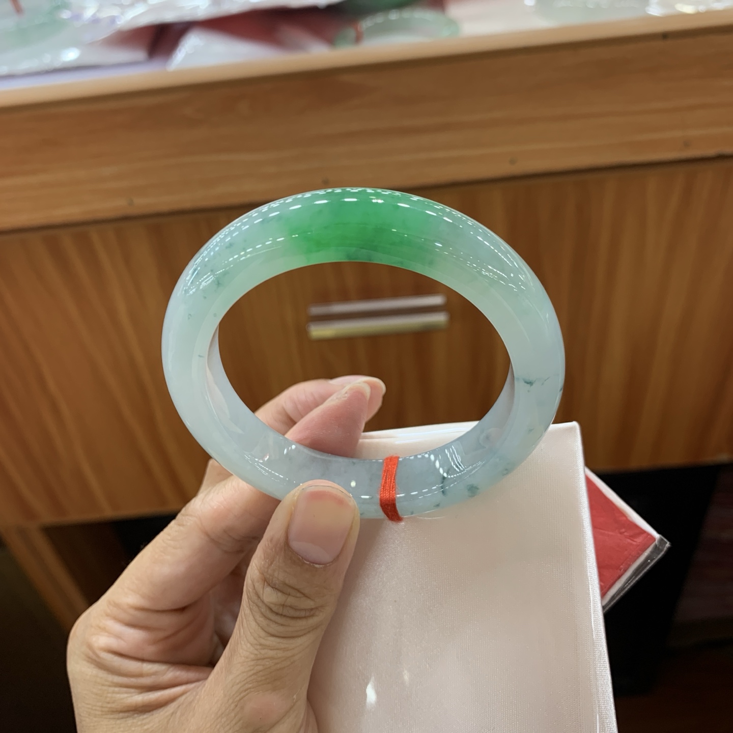 飘绿正圈翡翠手镯 54.6-12.4-9