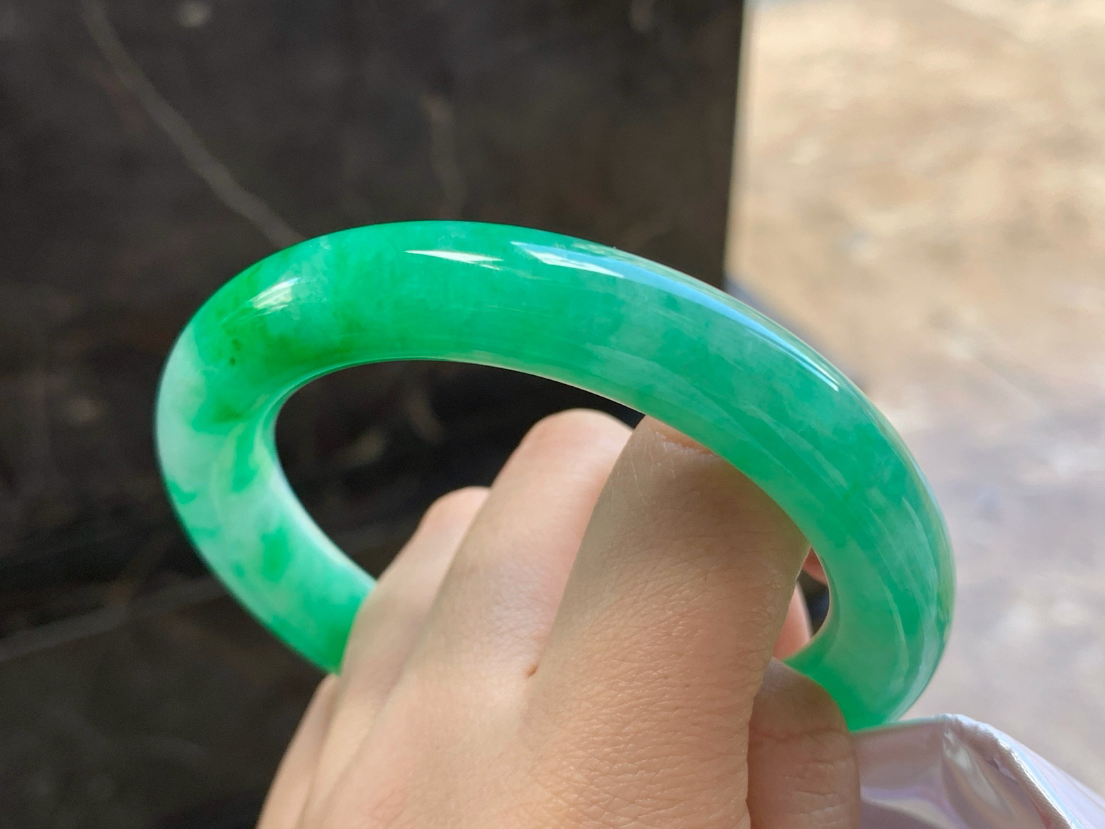 57-11.1mm

阳绿色圆条手镯^_^色阳