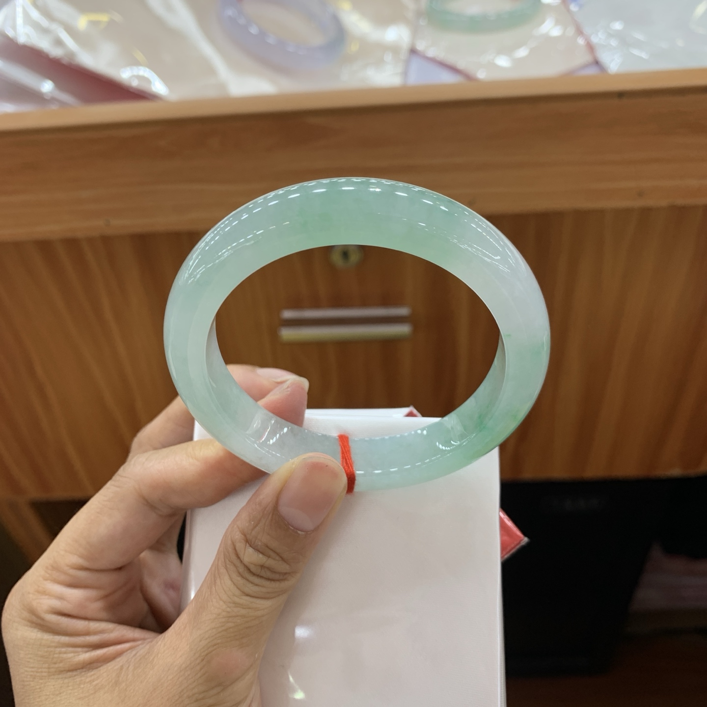 飘绿正圈翡翠手镯 57.3-12-8.8