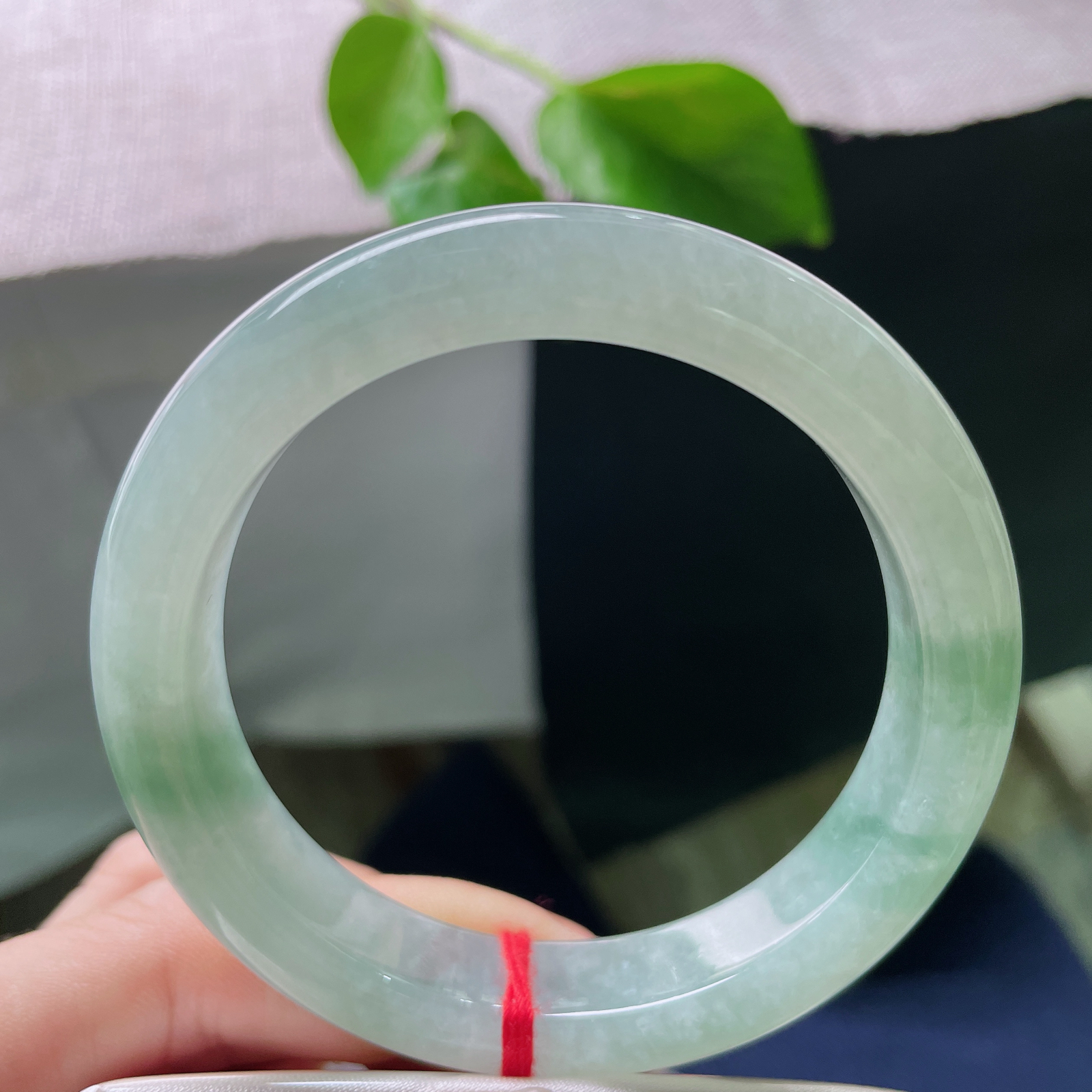 56.2/12/8.6绿底正圈，水润细腻，悠悠的云里有淡淡的诗，贵气，ss52286a..