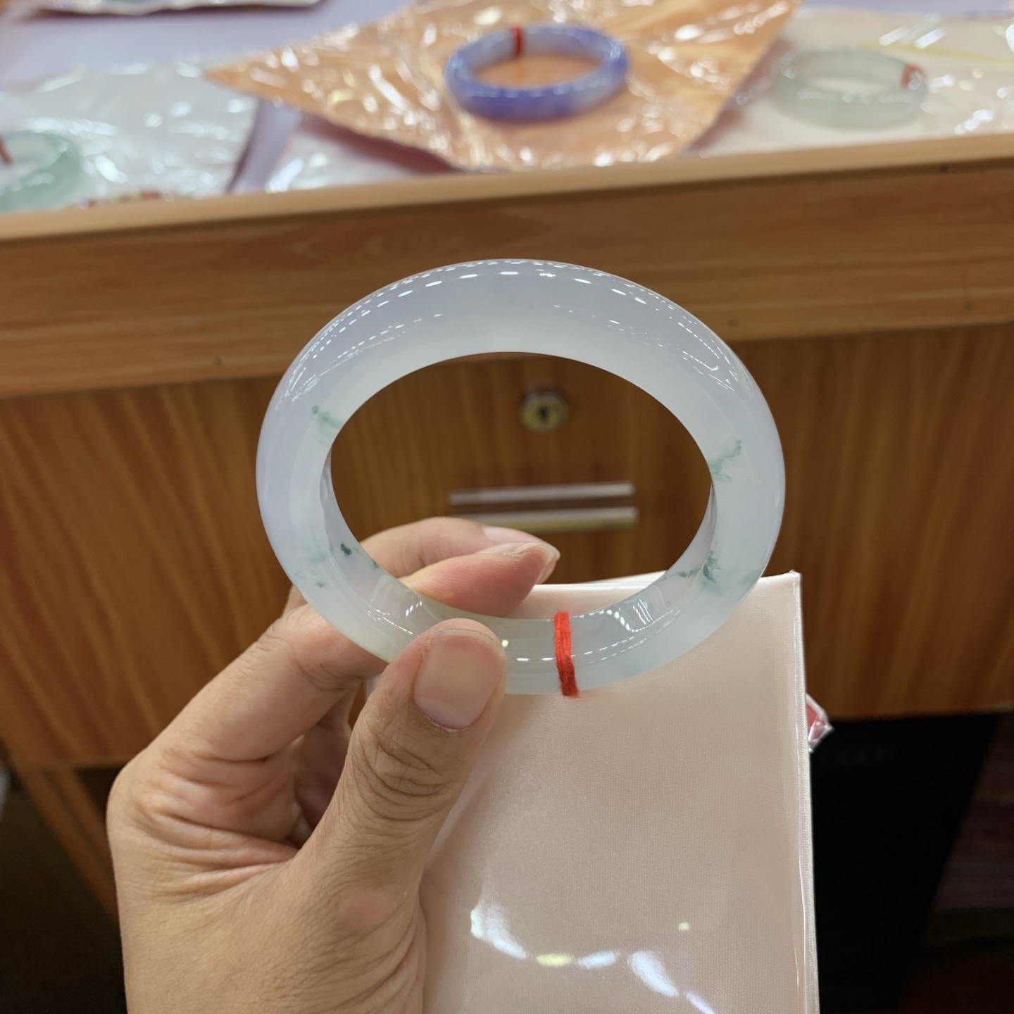 051327WJ 黄翡飘花正圈翡翠手镯 55-11.5-9.4