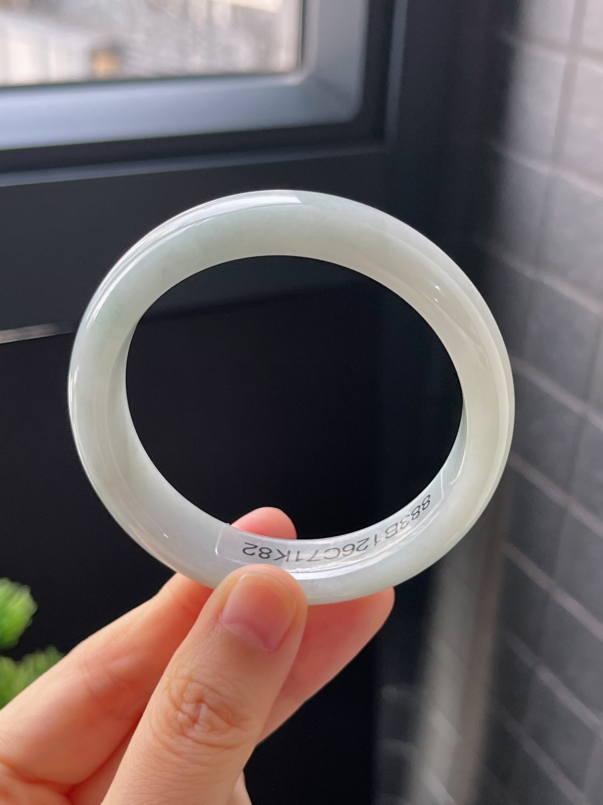 正圈52.8圈口，翡翠糯化种白色手镯