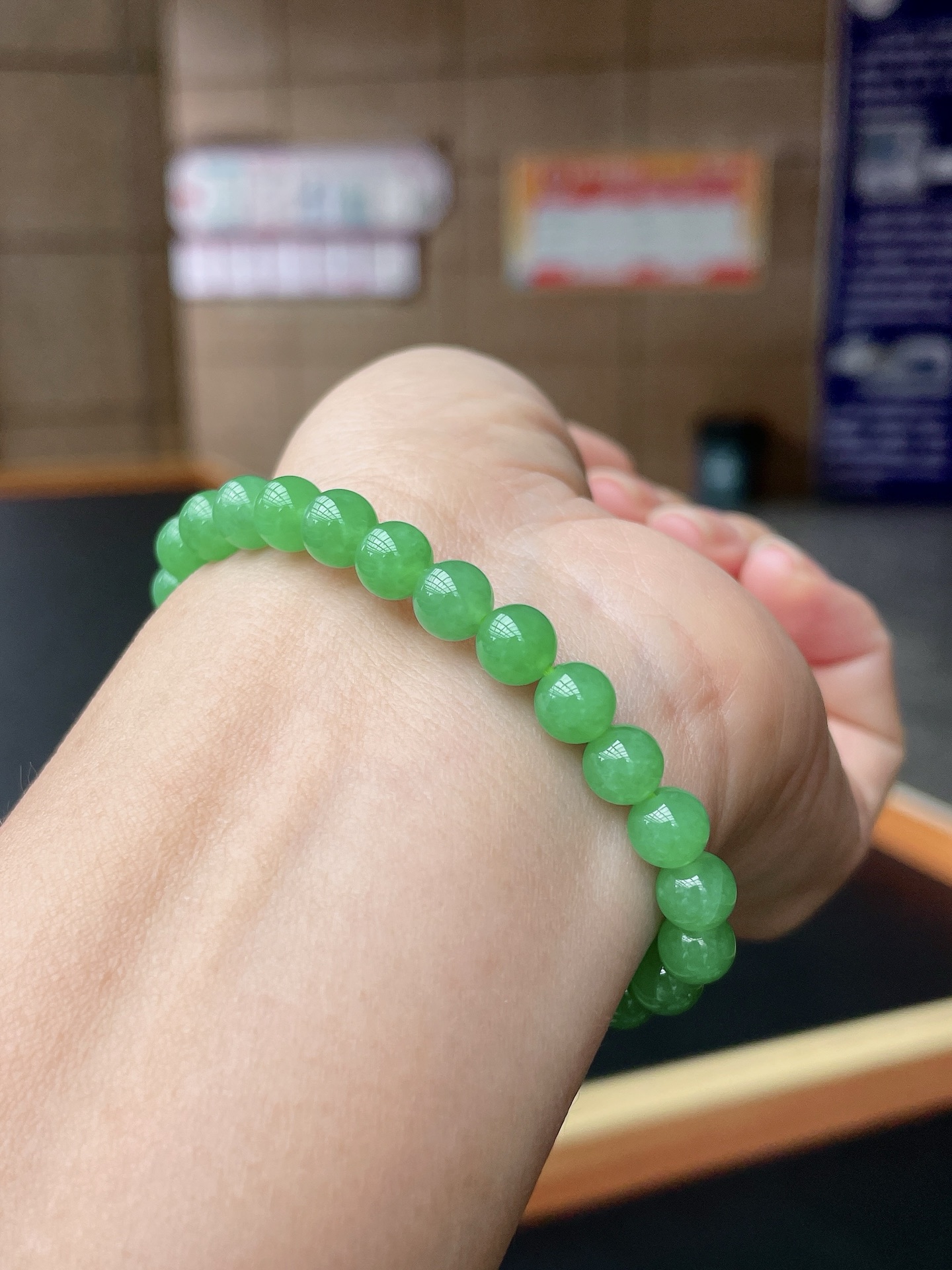 ️ 冰种阳绿手串 色泽鲜艳，油润起胶 尺寸：6.4