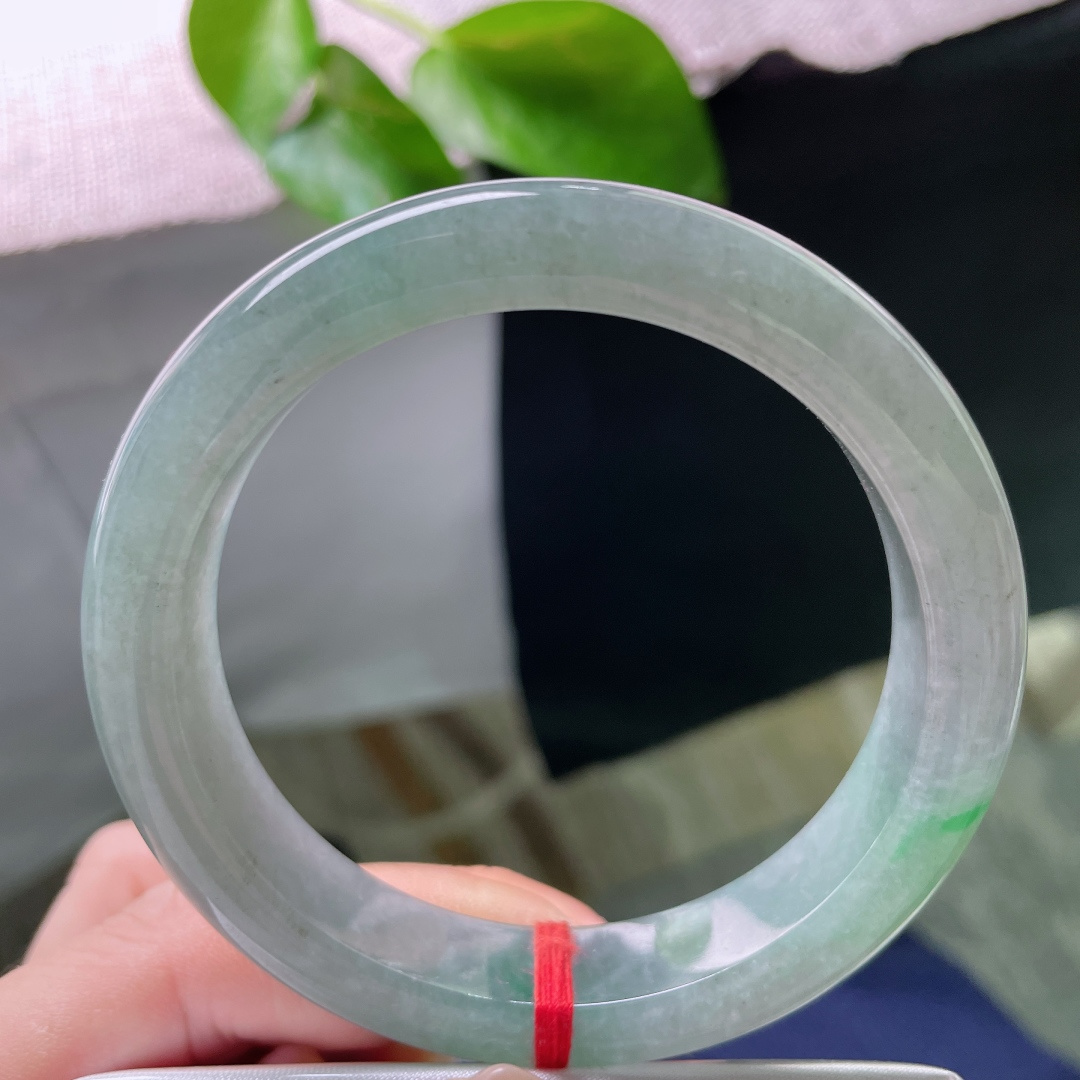 58.6/12.5/8.6，油青正圈，一抹飘翠点缀，油润细腻，种老，沉稳贵气，无裂，ss52112a