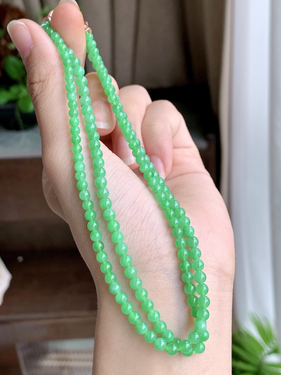 冰阳绿珠链满绿圆珠子珠链 说明 性比高 满色 尺寸4-3.3mm，30cm 重量17克 不议