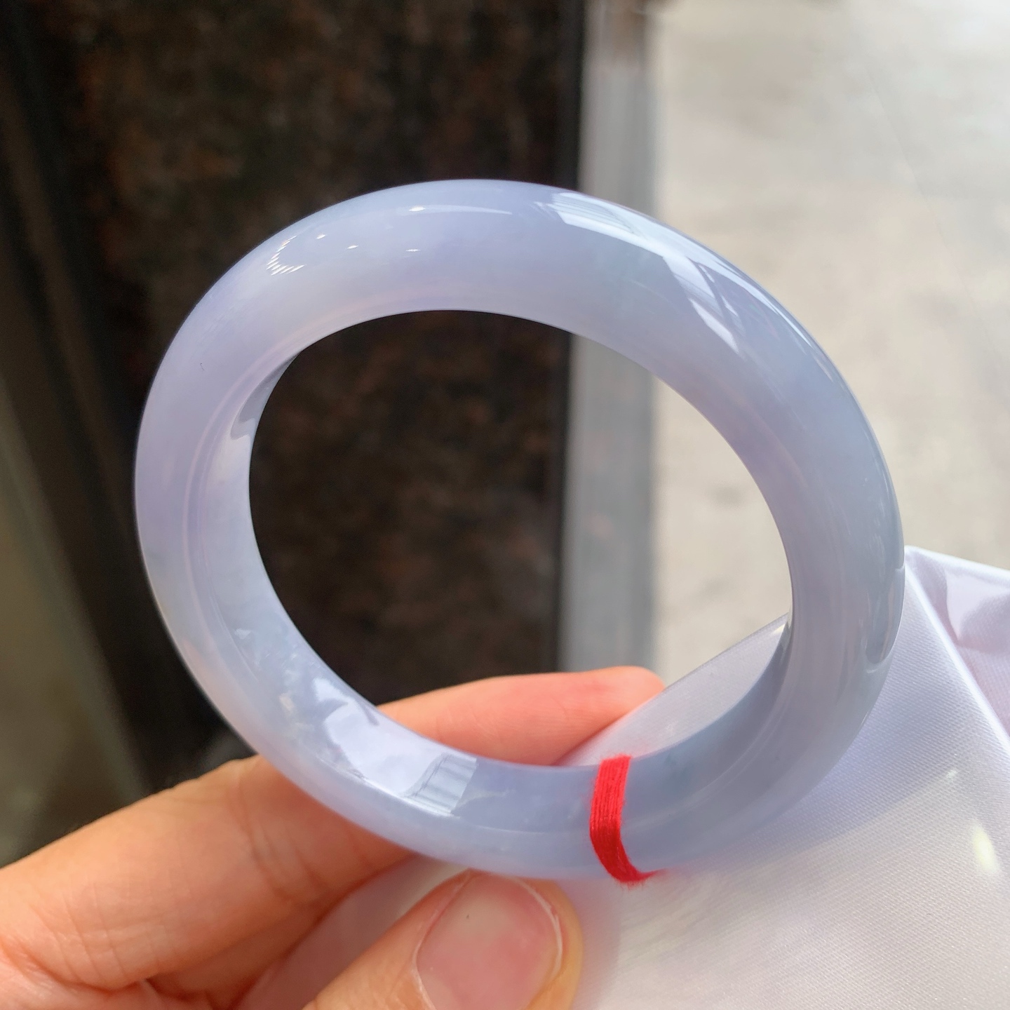 正圈飘花 无裂 尺寸：52.8/11.2/8.7 见光不失