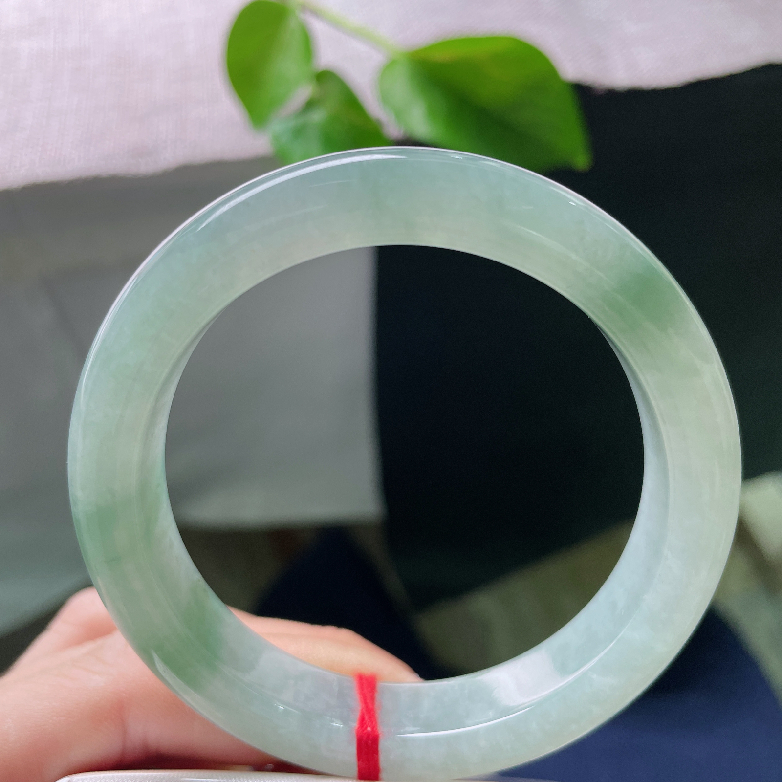 56.2/12/8.6绿底正圈，水润细腻，悠悠的云里有淡淡的诗，贵气，ss52286a..