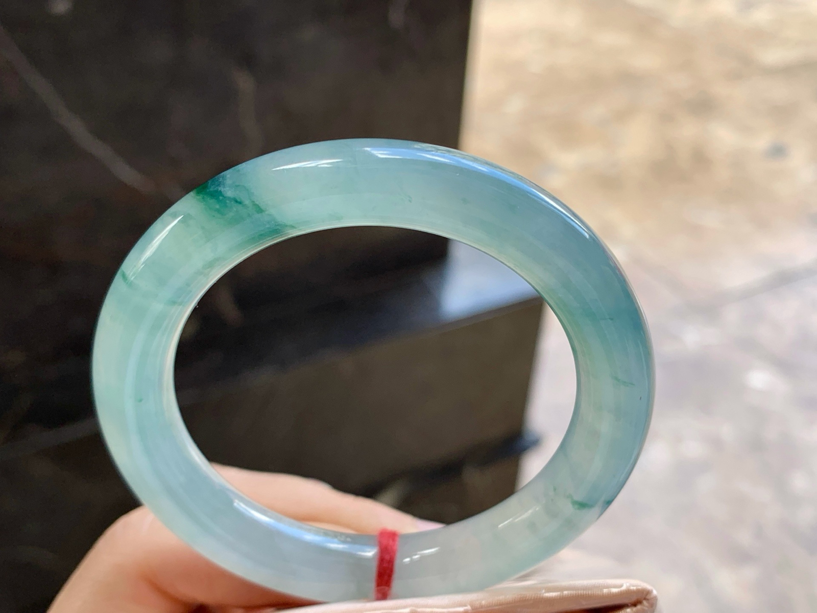 53-9.8

飘花圆条手镯^_^鲜艳