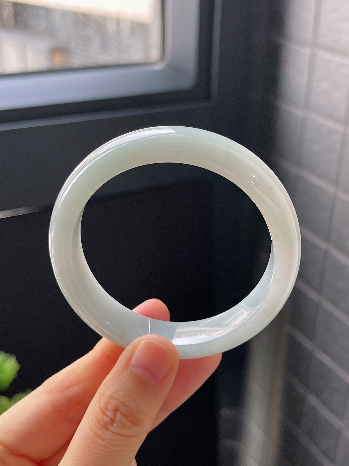 正圈52.8圈口，翡翠糯化种白色手镯