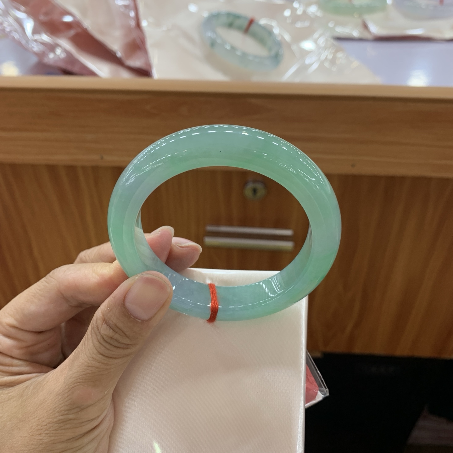 051352WJ 满绿正圈翡翠手镯 55-12-9.3