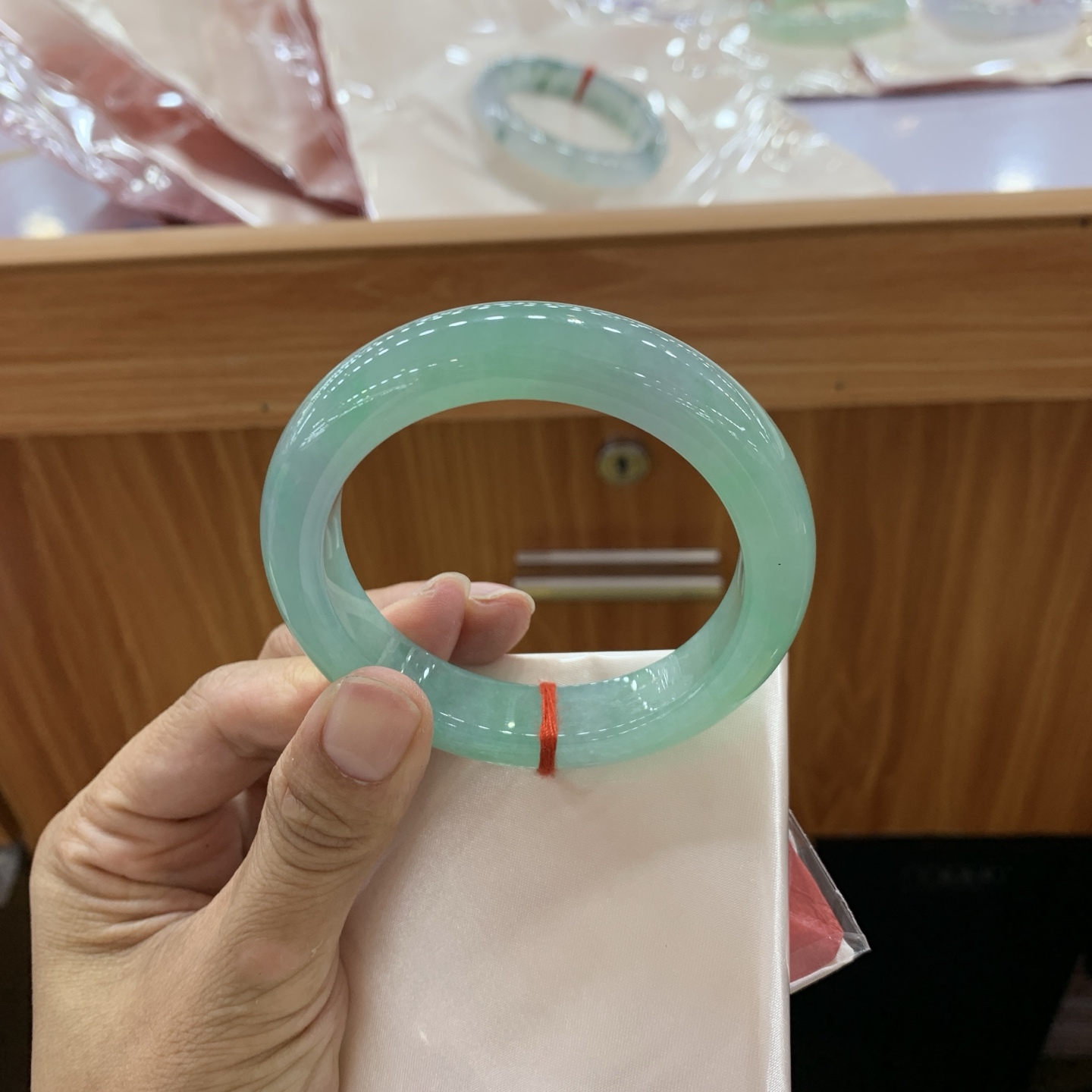 051352WJ 满绿正圈翡翠手镯 55-12-9.3