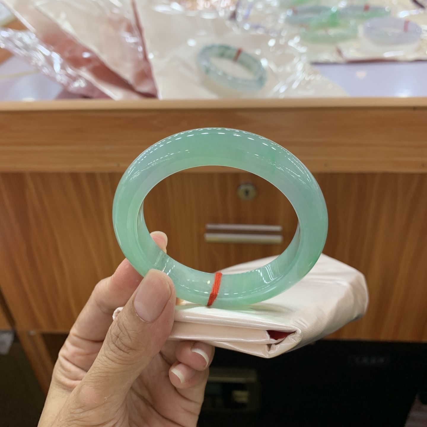 051352WJ 满绿正圈翡翠手镯 55-12-9.3