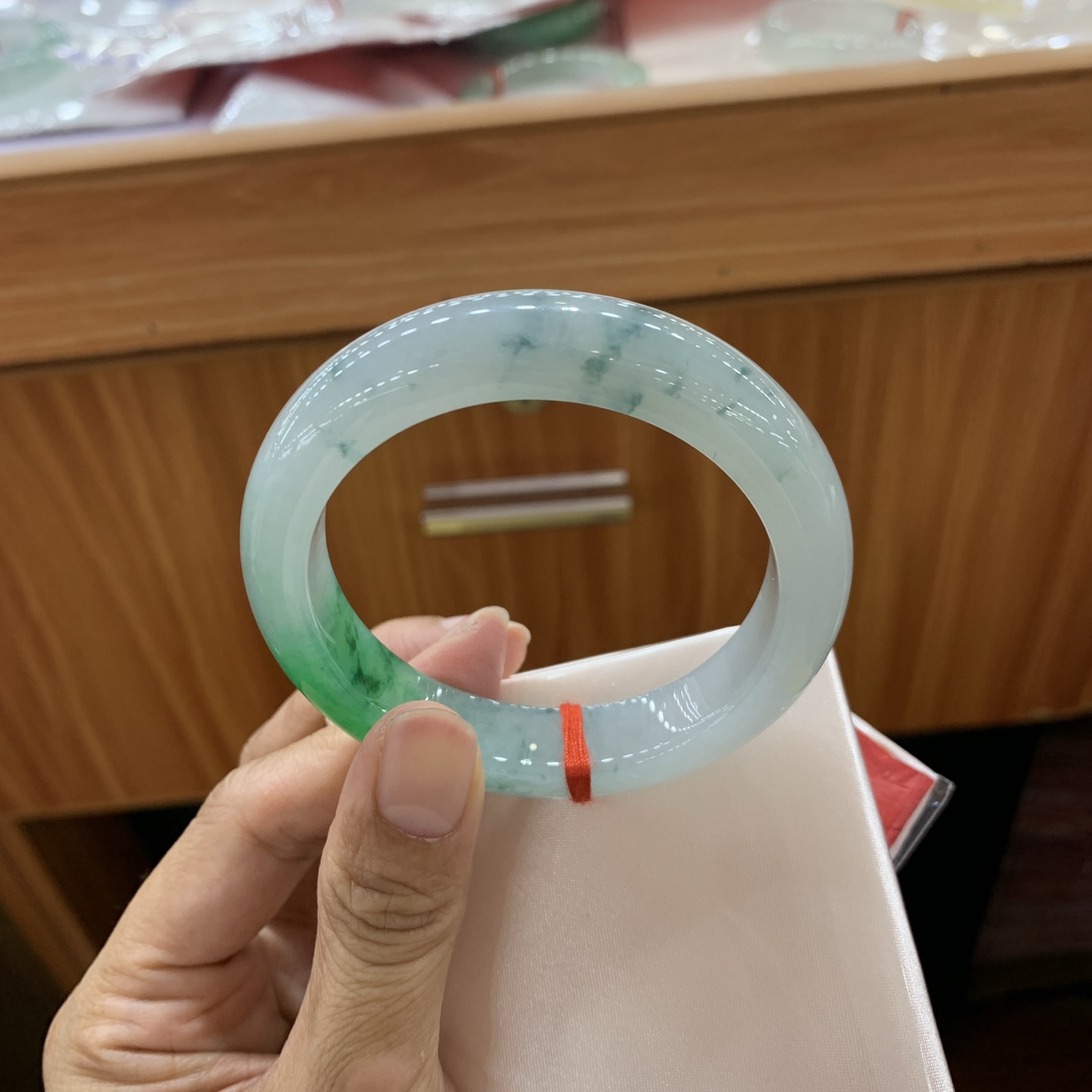 飘绿正圈翡翠手镯 54.6-12.4-9