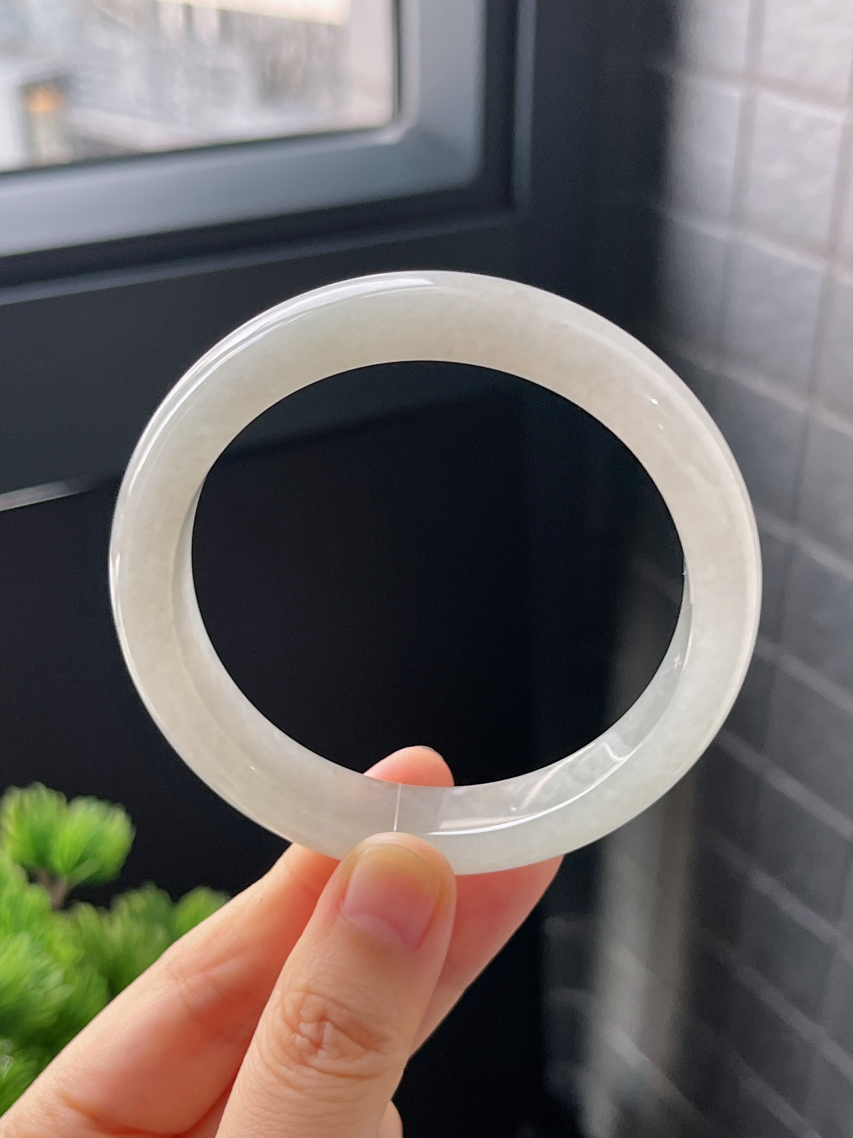 正圈58圈口，翡翠冰糯种白色手镯