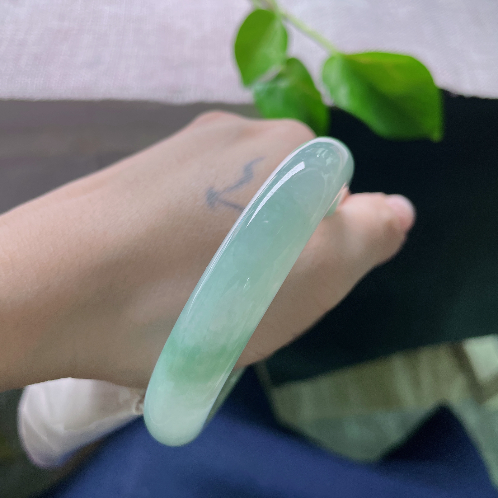 56.2/12/8.6绿底正圈，水润细腻，悠悠的云里有淡淡的诗，贵气，ss52286a..