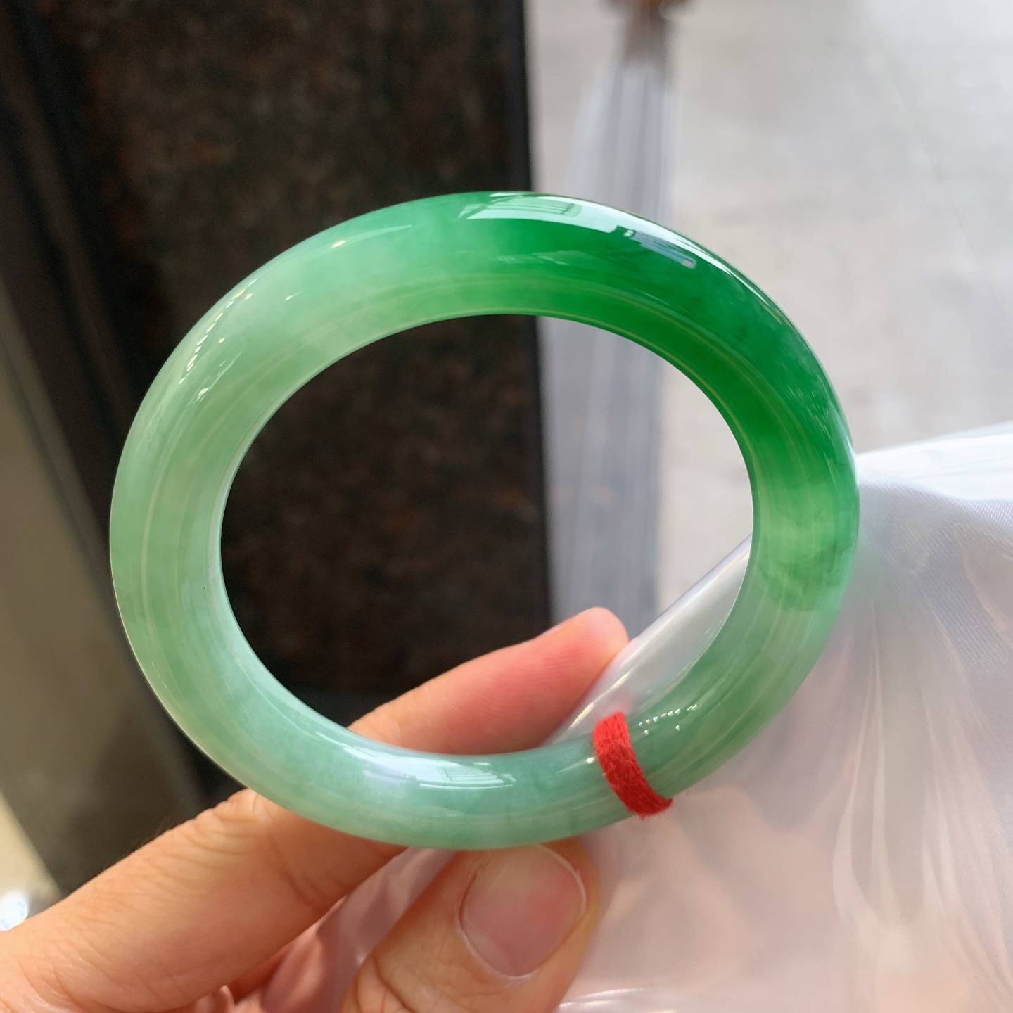 圆条飘绿 有纹 尺寸：54.5/10.2/10 色辣