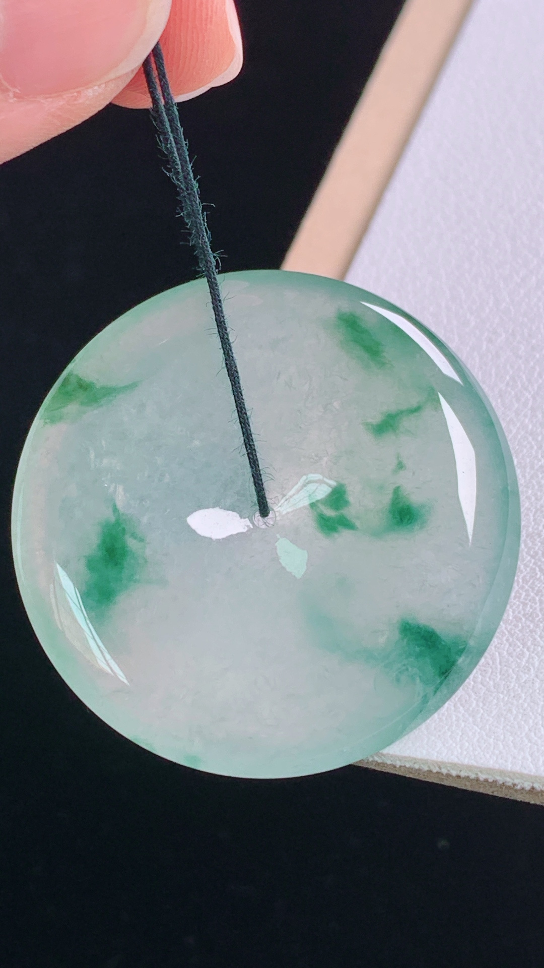 冰飘花平安扣 花色灵动，水润清爽，无裂 尺寸:34.9-6.0