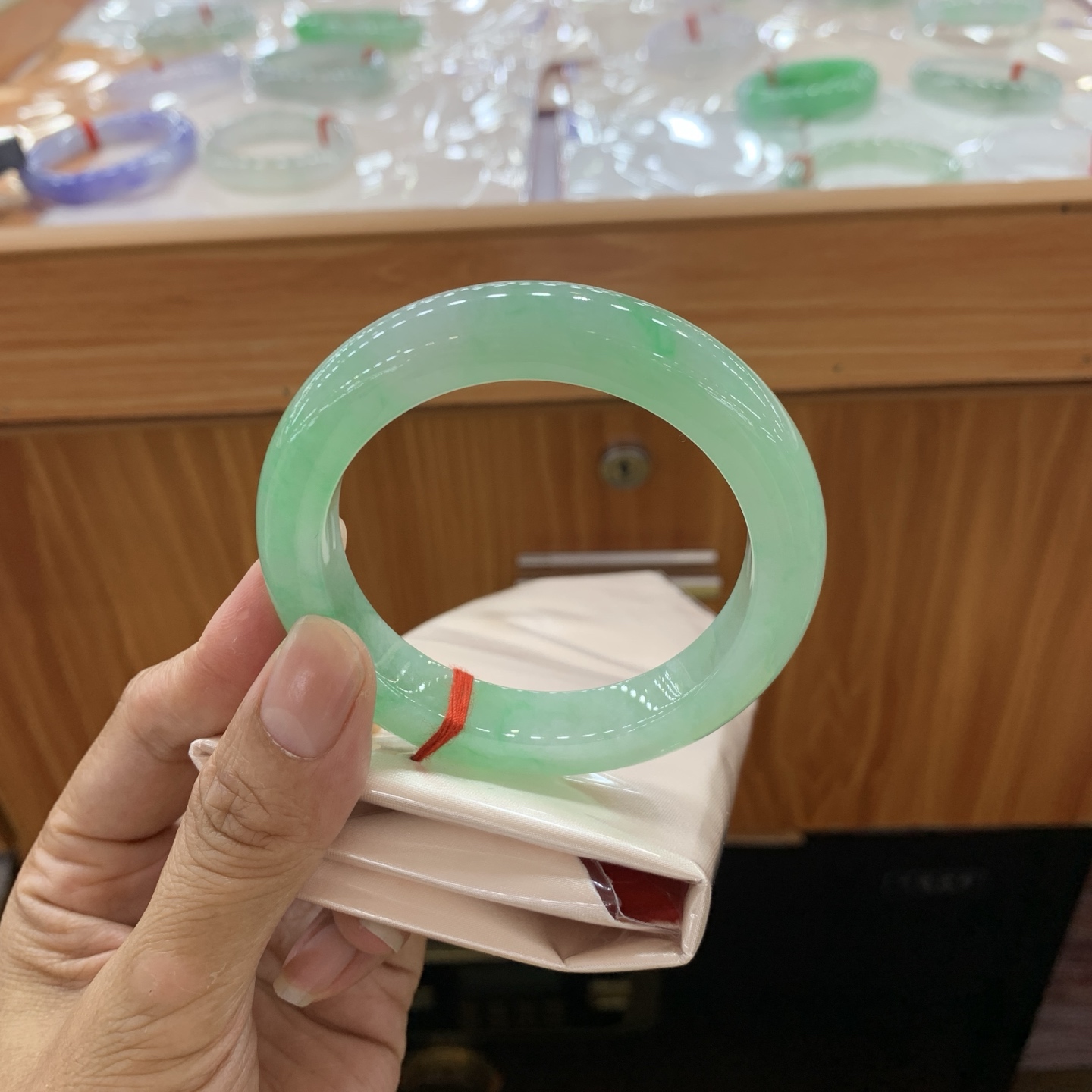 飘绿正圈翡翠手镯 55.5-11.5-9.7