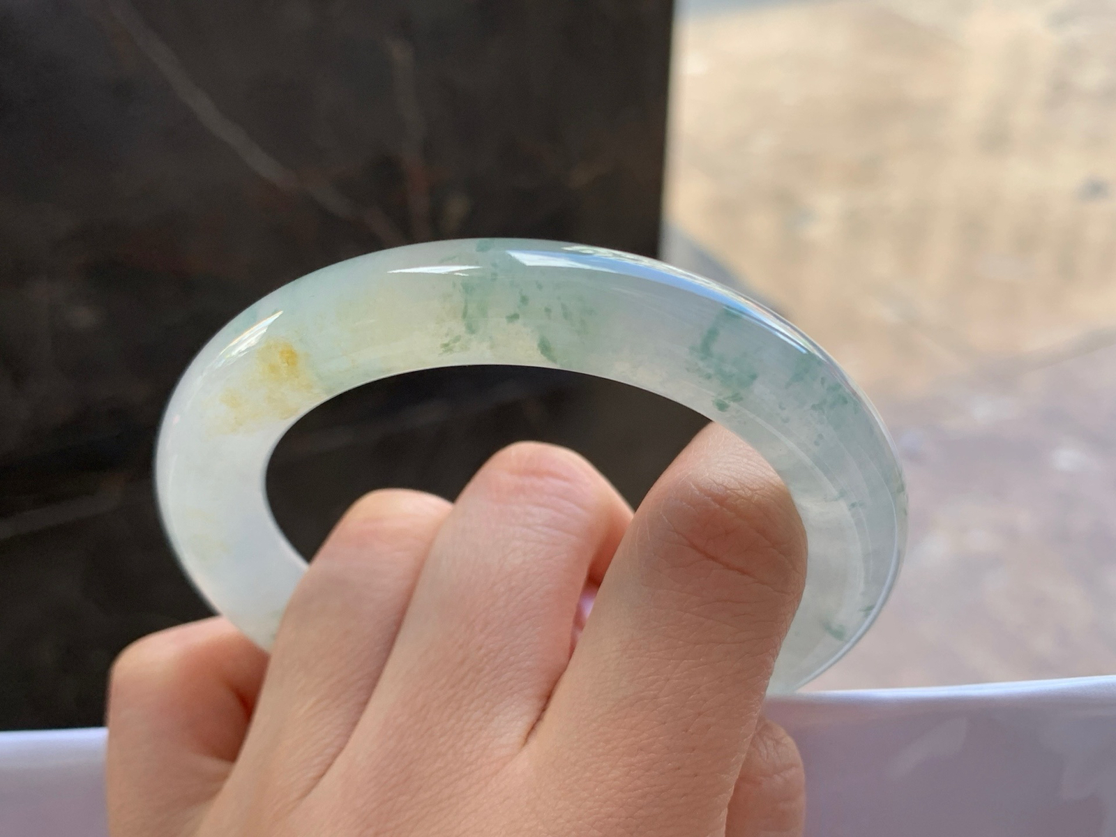 56.5-10.6

蓝花冰黄圆条手镯^_^水润