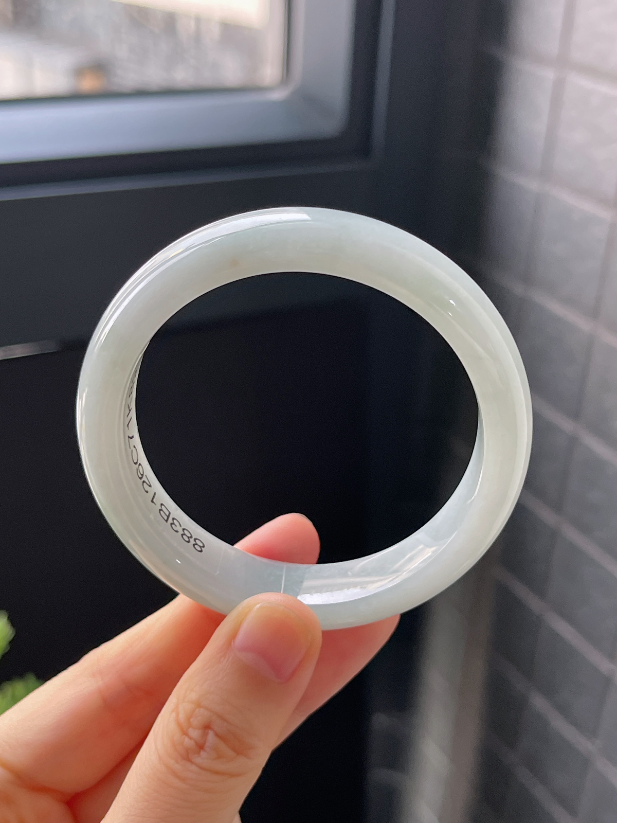 正圈52.8圈口，翡翠糯化种白色手镯