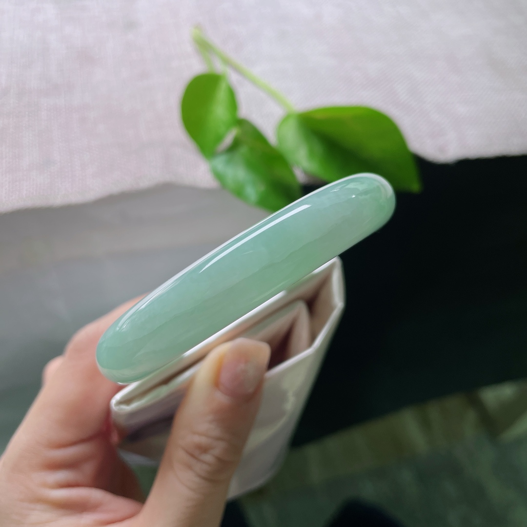 绿底正圈，版型厚装，春天的气息，无处不在，有纹，ss52484a