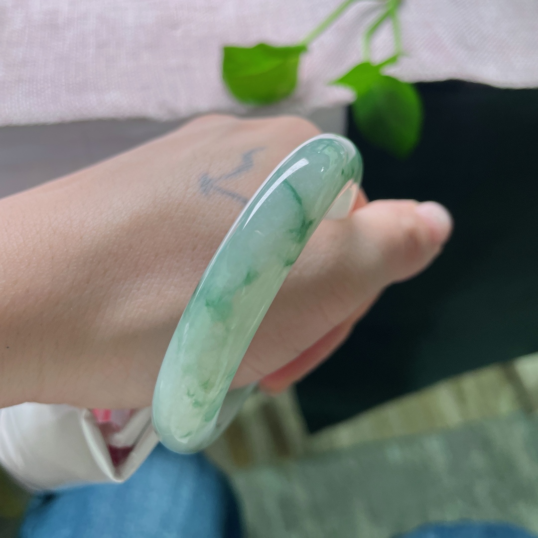 51.1/10.7/8，飘花正圈，小手福利，腕间的诗情画意，灵动飘逸，无裂，ss52353a