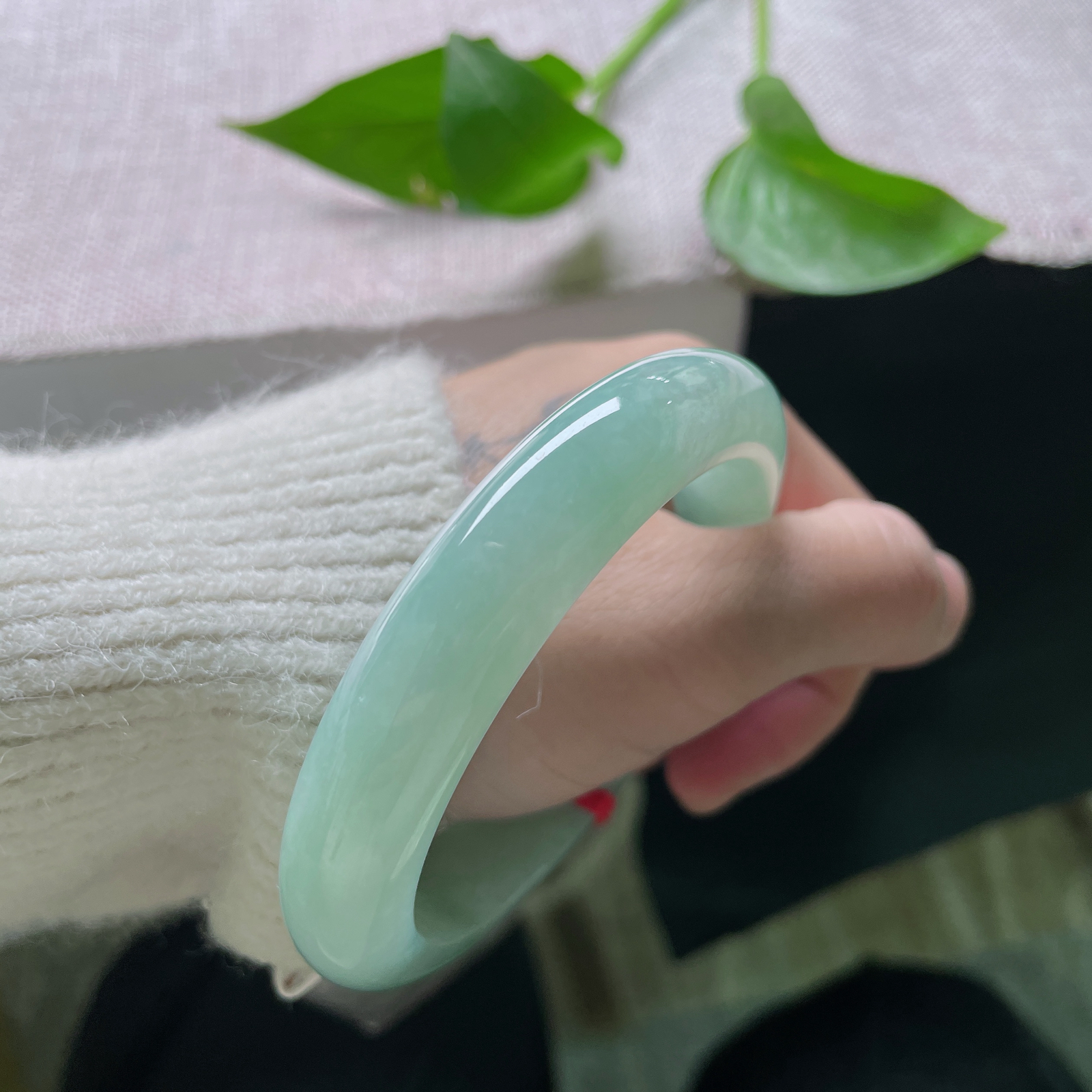 58.5/12.3/8.5绿底正圈，腕间一抹静谧蓝，清冷又温柔，藏不住的东方雅致。里圈纹，ss50982a..