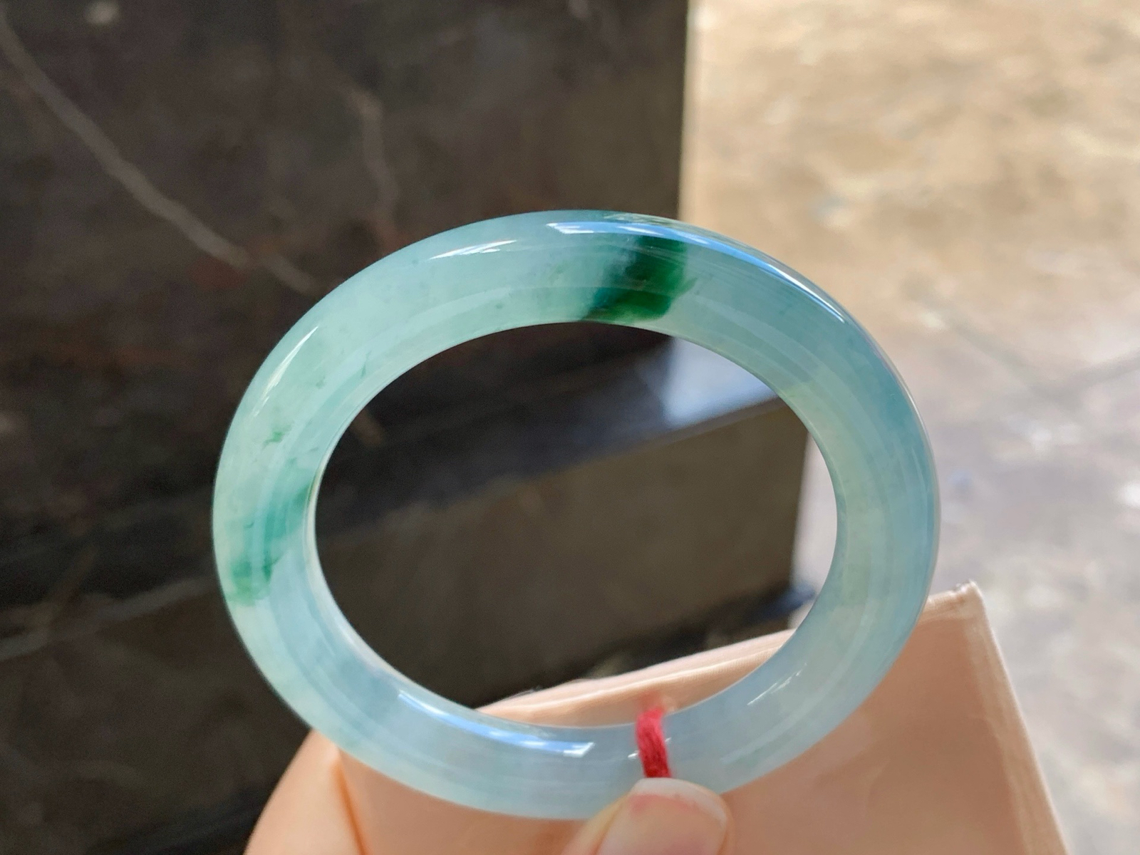 53-9.8

飘花圆条手镯^_^鲜艳