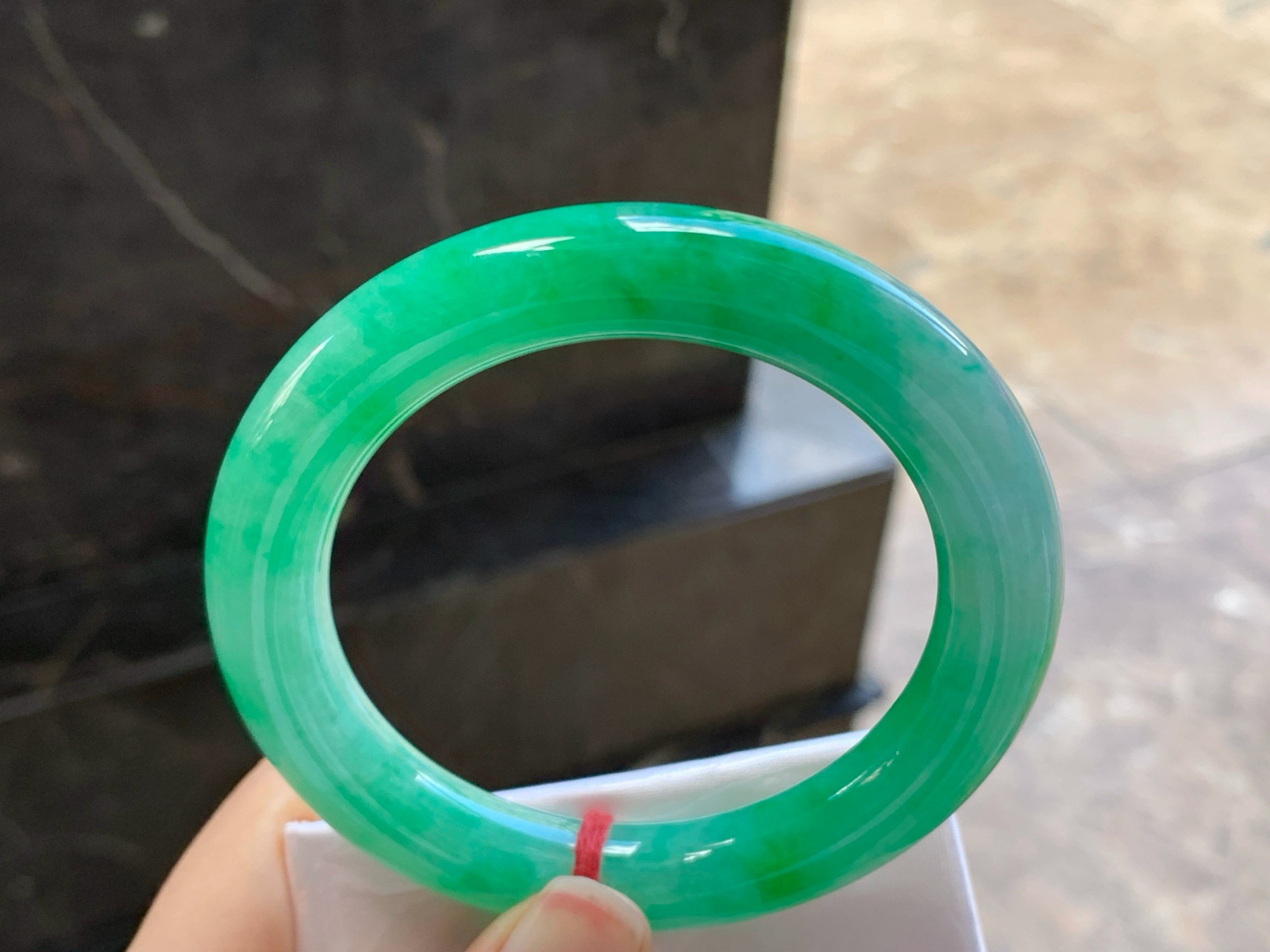 57-11.1mm

阳绿色圆条手镯^_^色阳