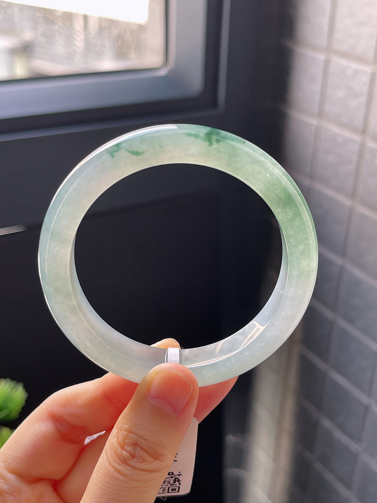正圈55.3圈口，翡翠冰糯种飘绿手镯