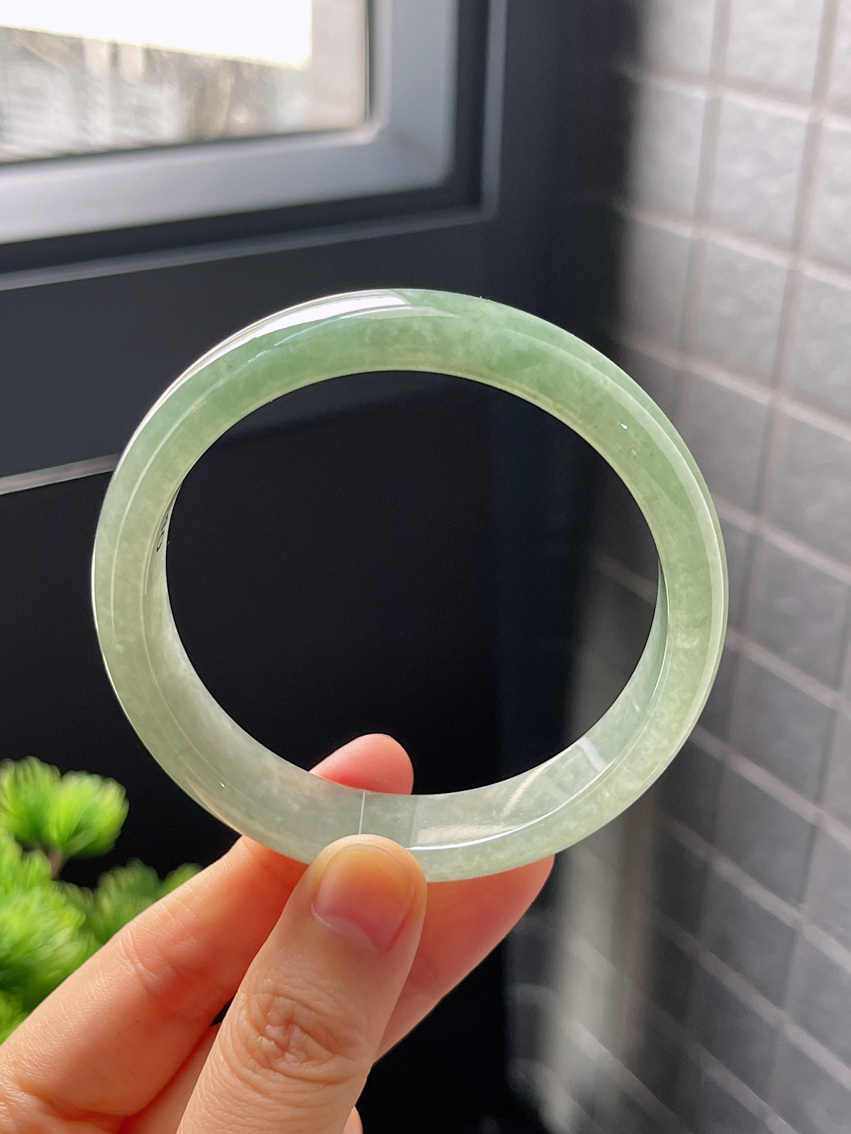 正圈58.3圈口，翡翠糯化种绿色手镯