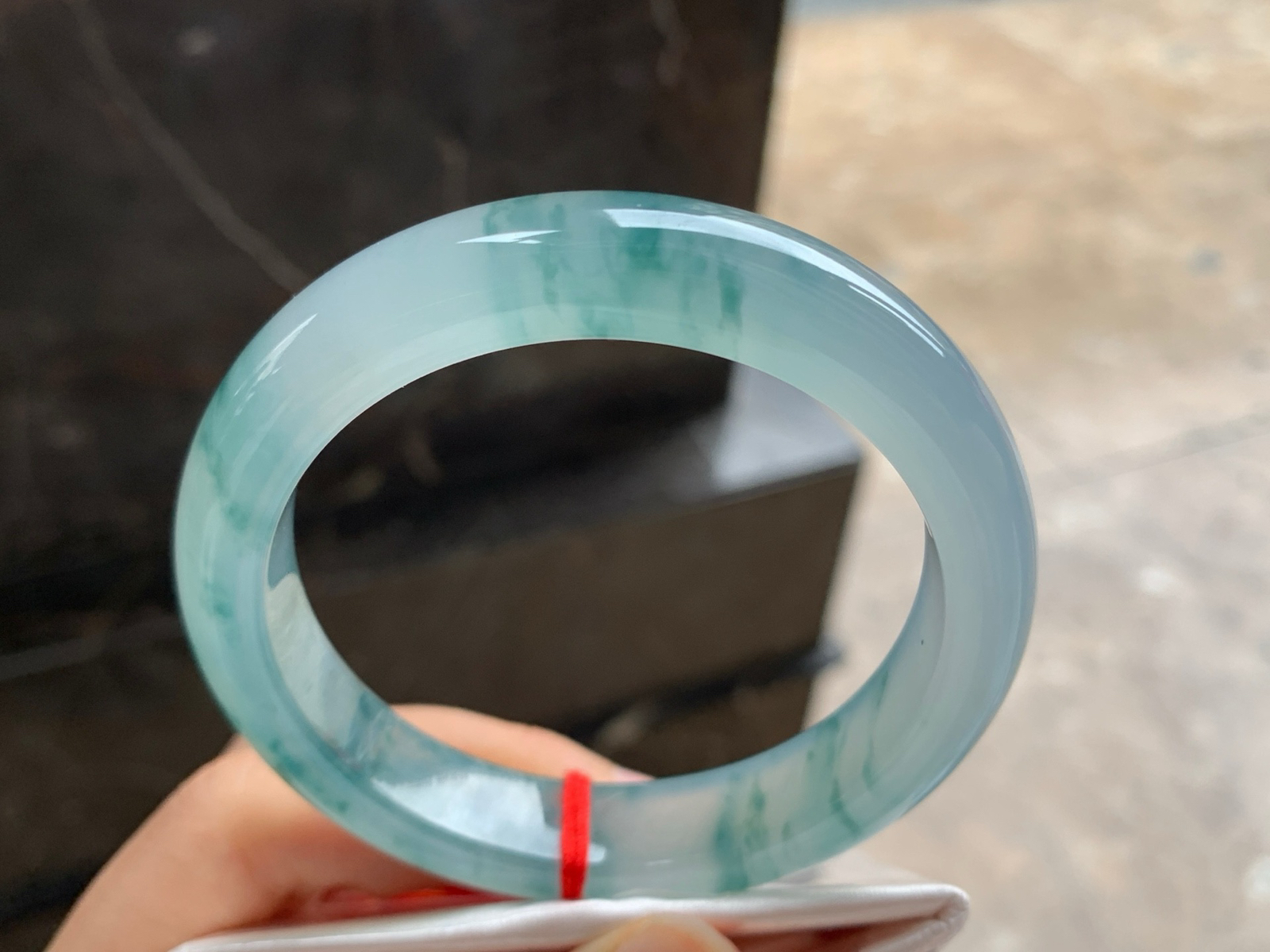 57.5-12.5-9

冰蓝花手镯^_^