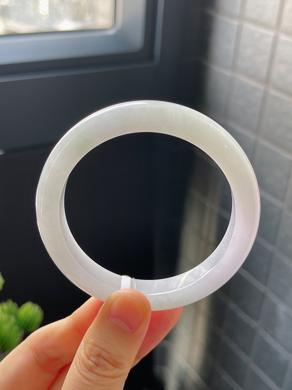 正圈54圈口，翡翠糯化种淡紫色手镯