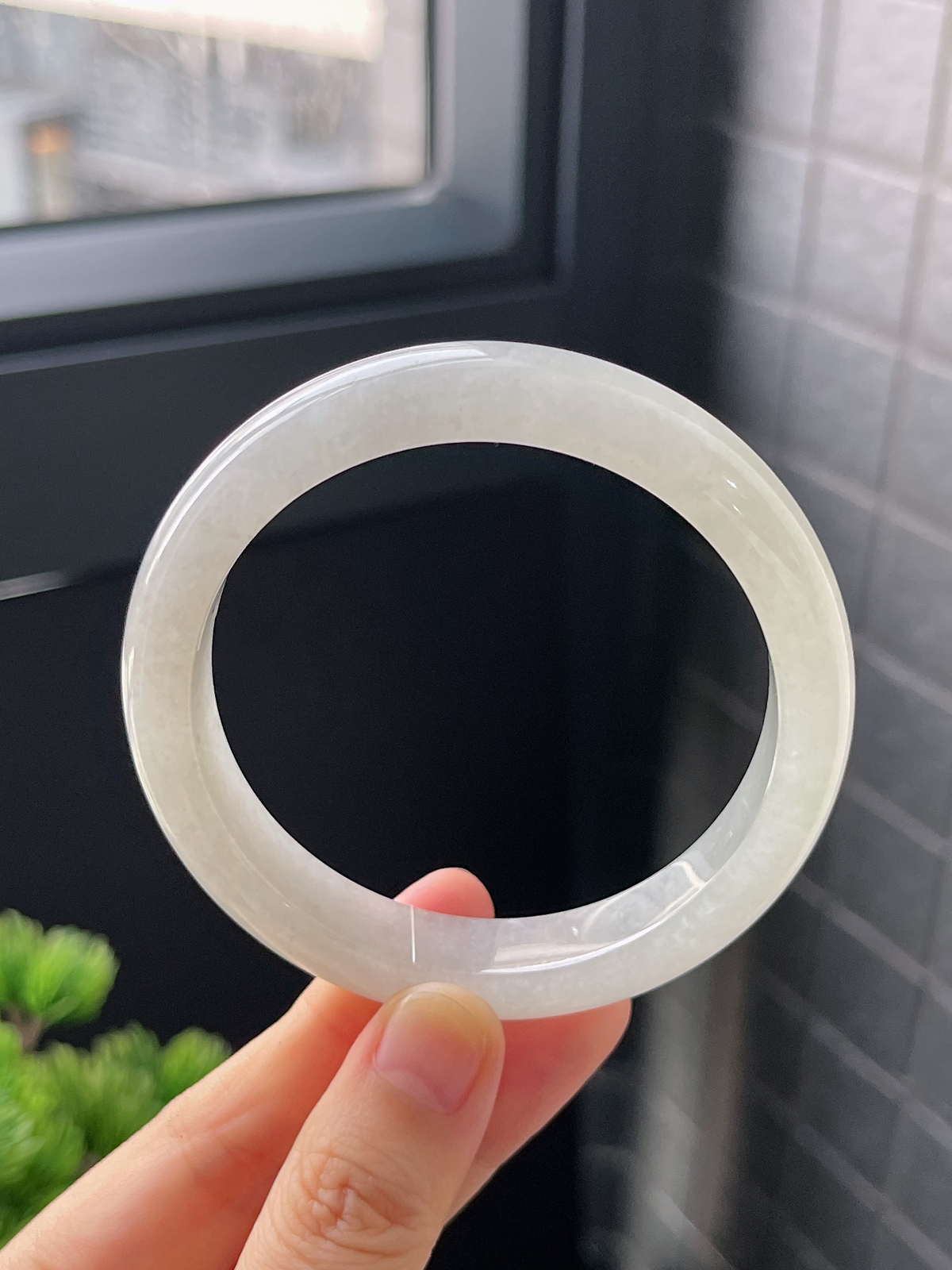 正圈58圈口，翡翠冰糯种白色手镯
