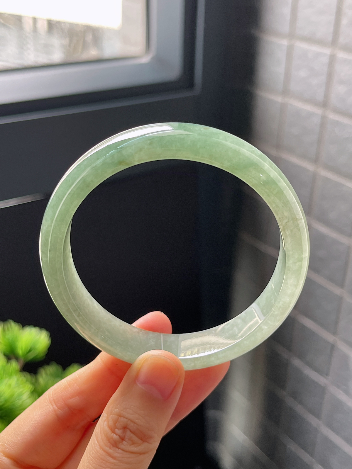 正圈58.3圈口，翡翠糯化种绿色手镯