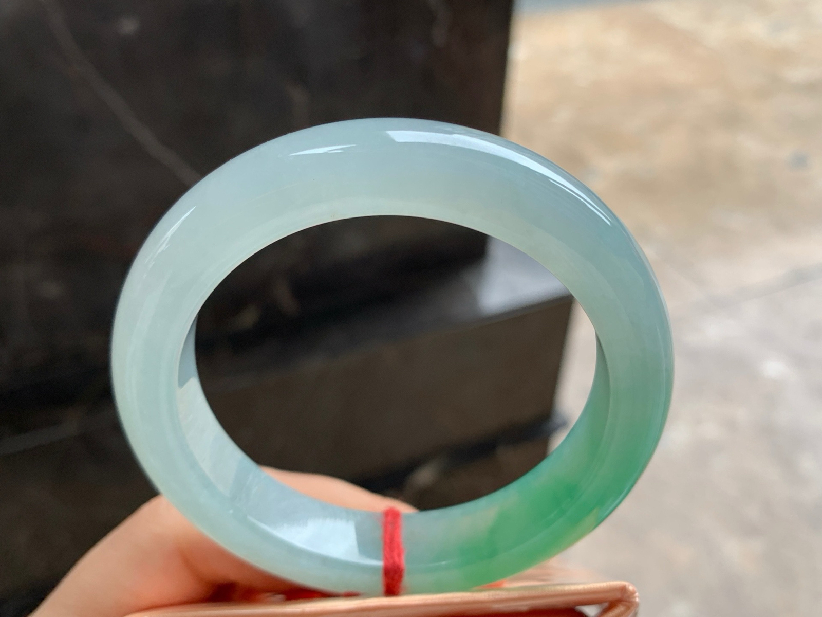 55.5-12.3-9.2

晴绿手镯^_^清新色阳