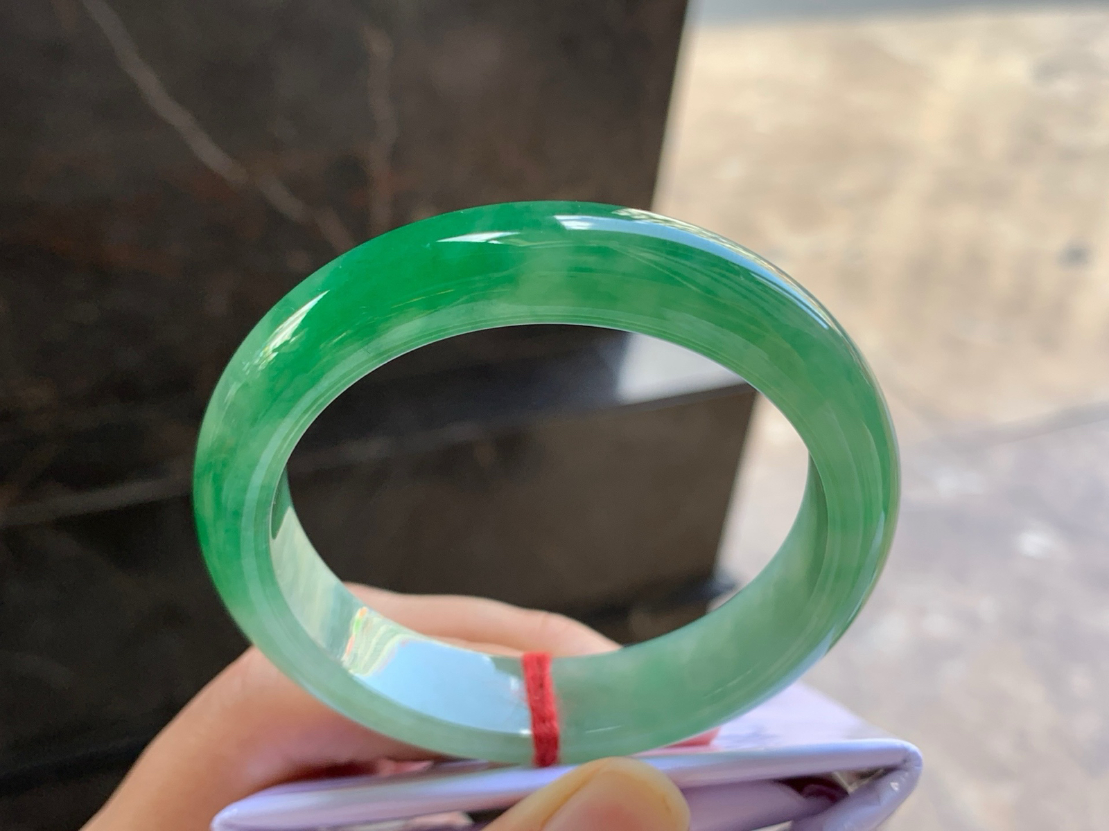 54-12.7-8

浓绿色手镯^_^颜色鲜艳