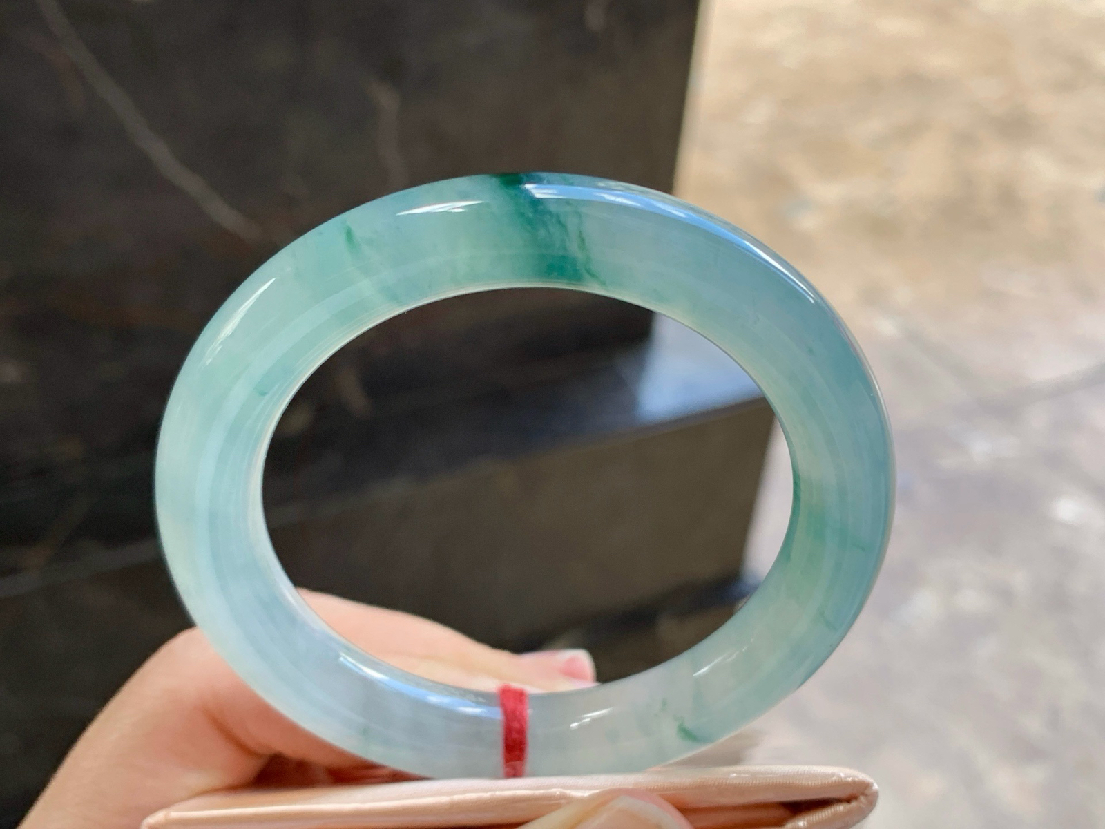 53-9.8

飘花圆条手镯^_^鲜艳