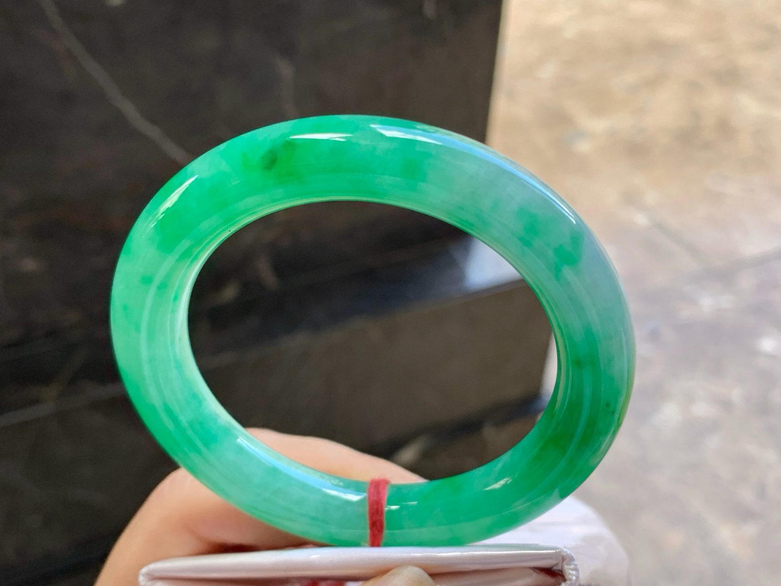 57-11.1mm

阳绿色圆条手镯^_^色阳