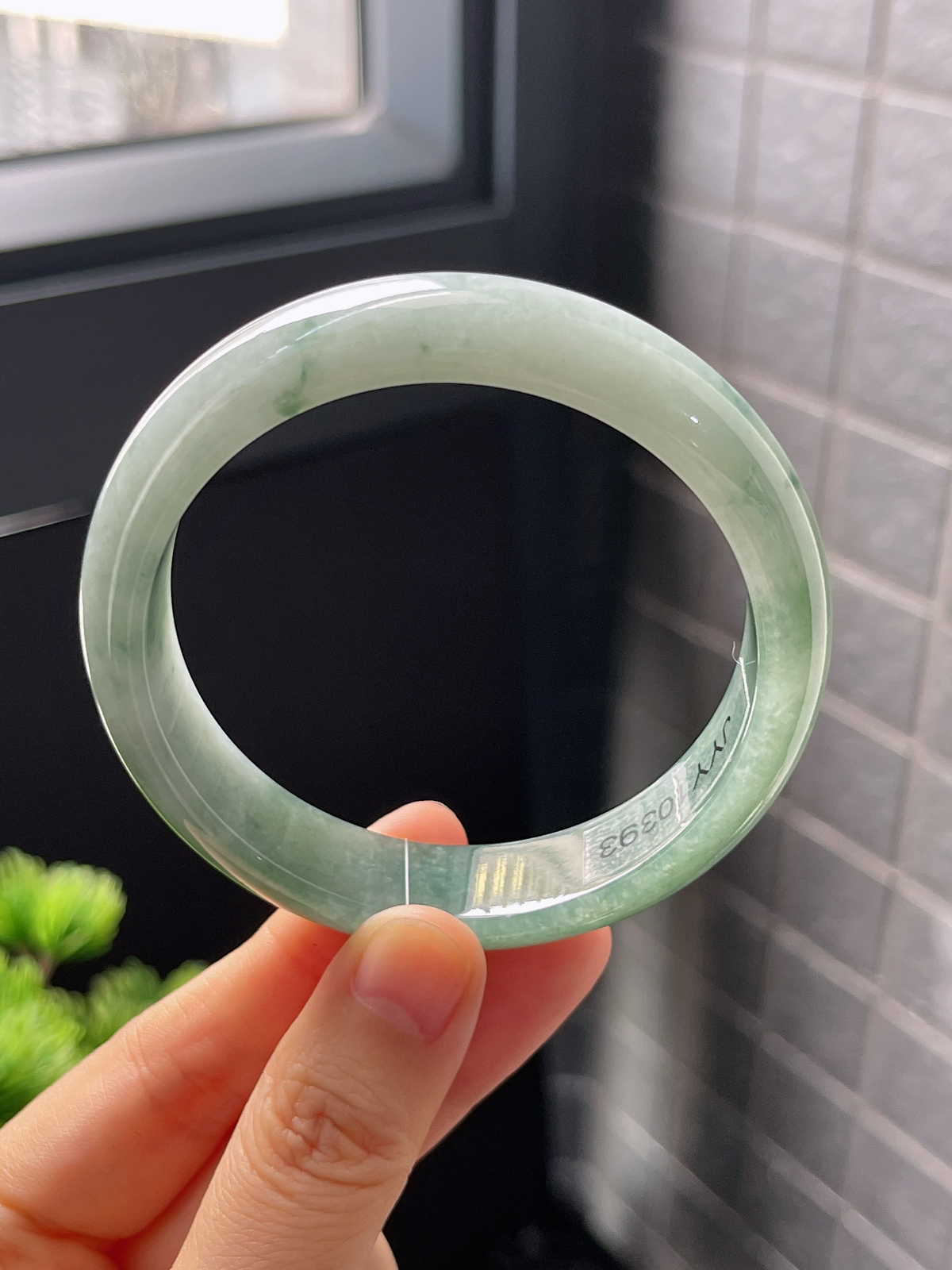 正圈57.6圈口，翡翠糯化种绿色手镯