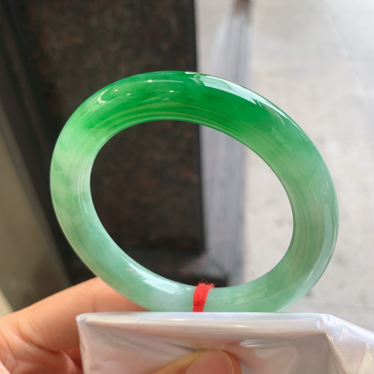 圆条飘绿 有纹 尺寸：54.5/10.2/10 色辣