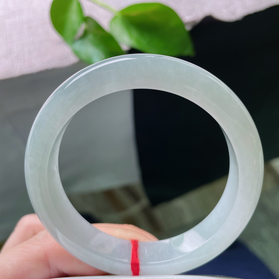 54.8/12.2/8.1，浅绿底正圈，质地水润，干干净净，温柔优雅，晶体，晶体，ss50382a