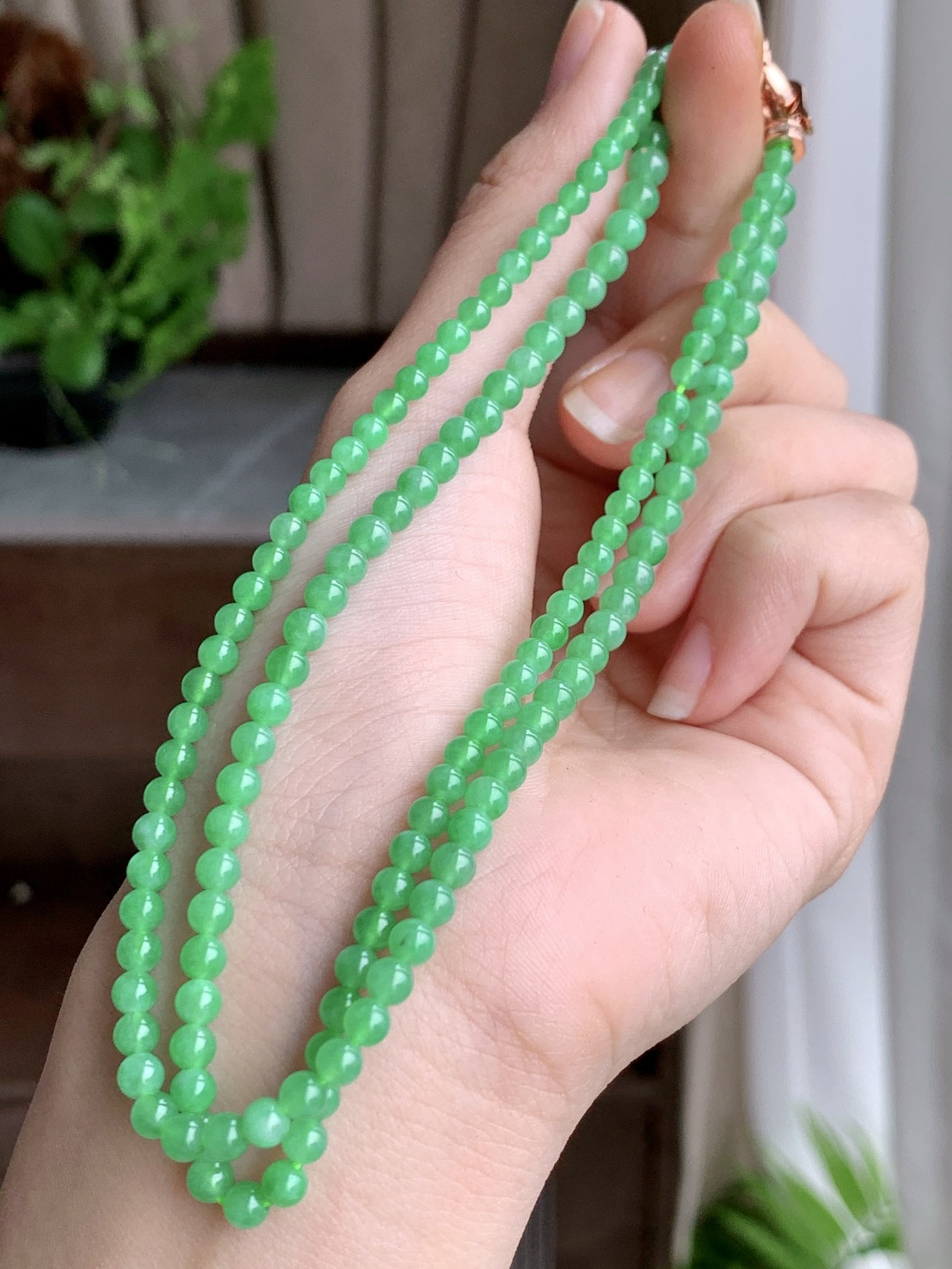 冰阳绿珠链满绿圆珠子珠链 说明 性比高 满色 尺寸4-3.3mm，30cm 重量17克 不议