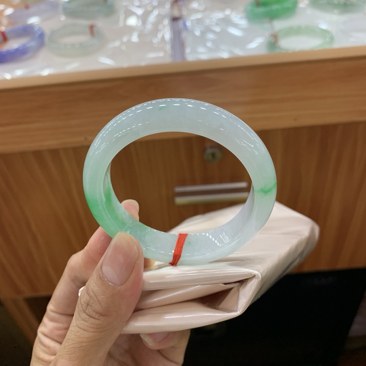 飘绿正圈翡翠手镯 51-12.2-7.8