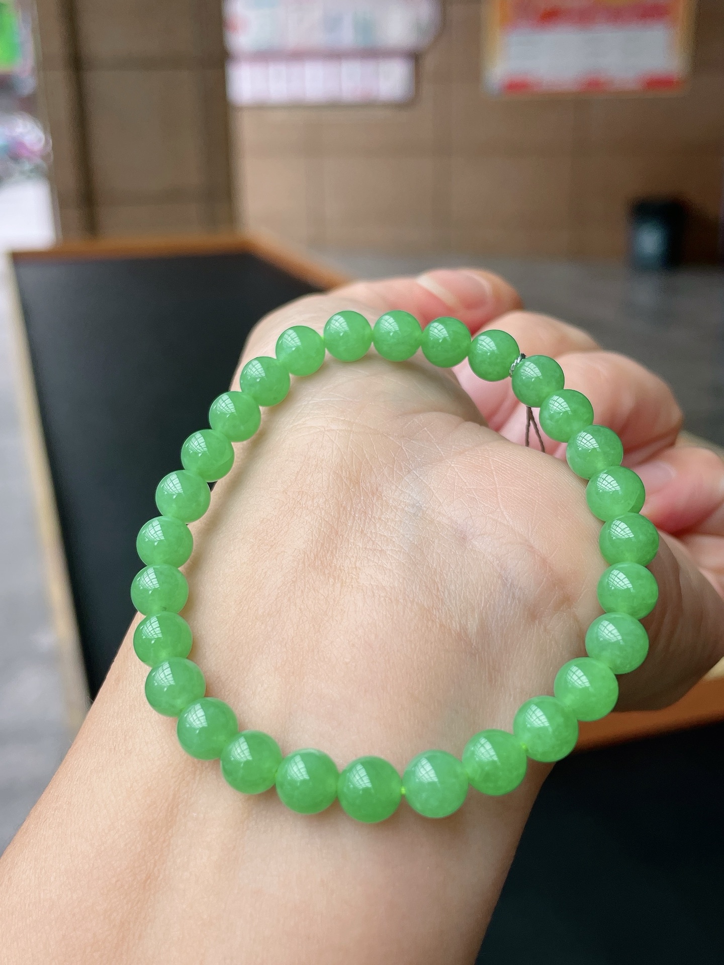 ️ 冰种阳绿手串 色泽鲜艳，油润起胶 尺寸：6.4