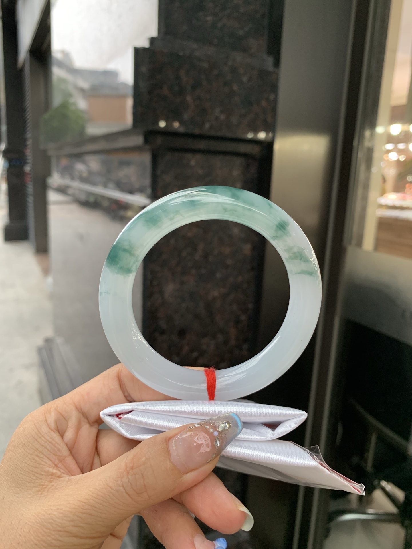 飘花圆条 60.3-11.5-11.7 0514-N721 无裂，底妆冰润细腻，飘花灵动飘逸，勾勒出
