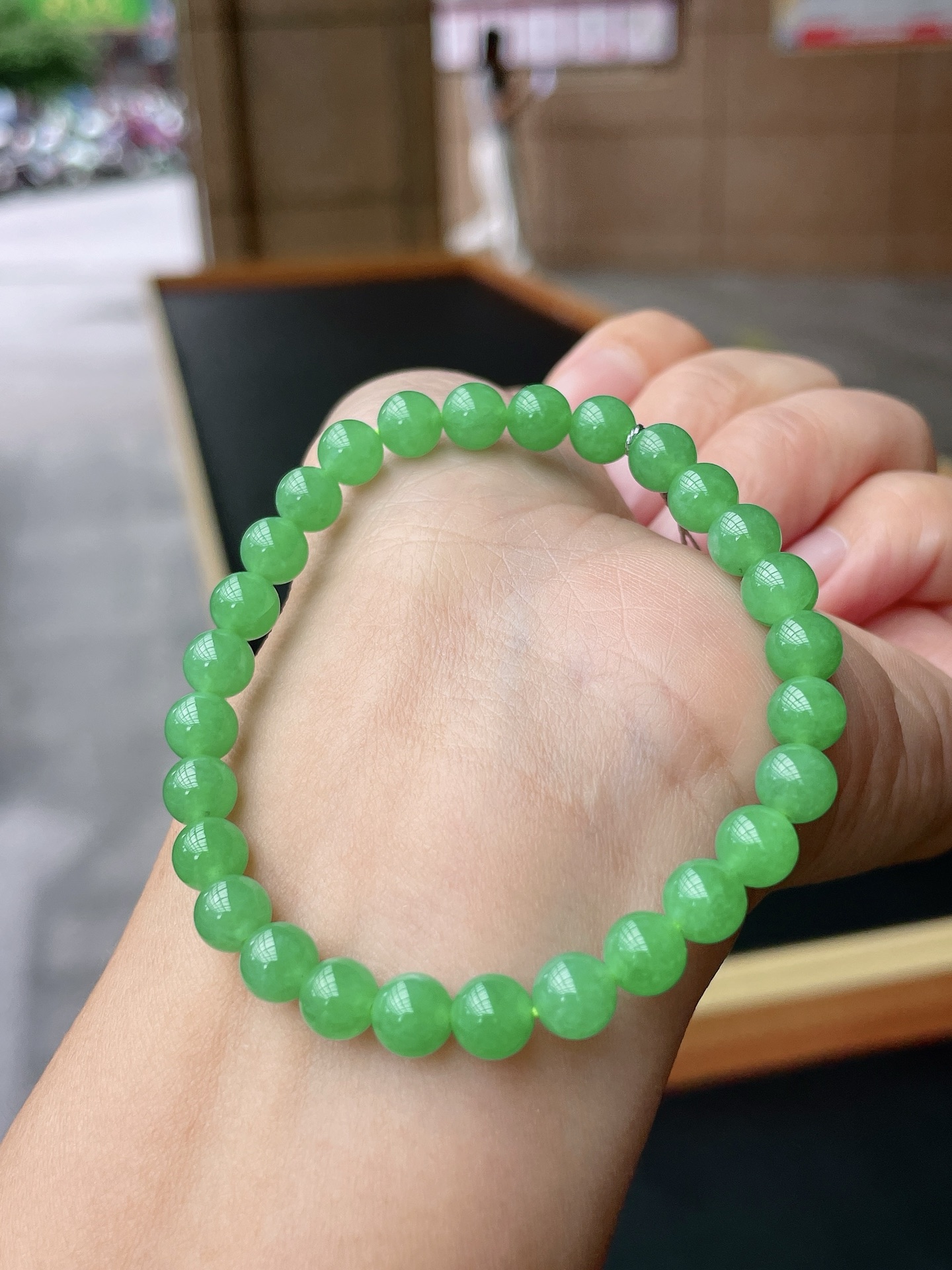 ️ 冰种阳绿手串 色泽鲜艳，油润起胶 尺寸：6.4
